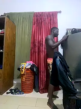 Snapshot of BigBrotherFreak chatting on January 6, 2026, 12:36 am BigBrotherFreak online show from January 6, 2026, 12:36 am