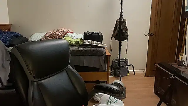 Snapshot of Seraph_De_La_Luna chatting on December 21, 2024, 3:14 am Seraph De La Luna online show from December 21, 2024, 3:14 am