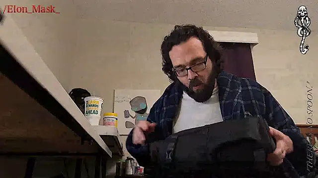 Snapshot of Seraph_De_La_Luna chatting on January 30, 2025, 6:13 am Seraph De La Luna online show from January 30, 2025, 6:13 am