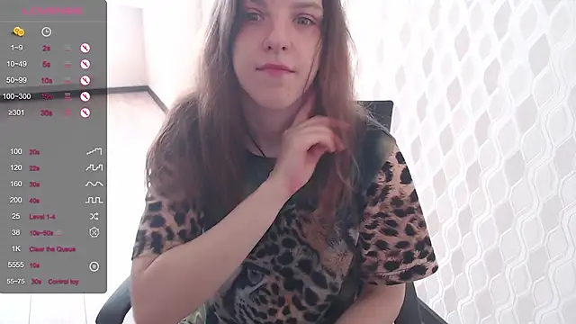 LisaHeart online show from September 11, 2025, 1:44 pm