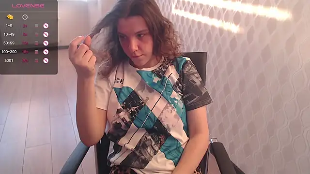 Snapshot of LisaHeart chatting on February 17, 2026, 1:51 pm LisaHeart online show from February 17, 2026, 1:51 pm