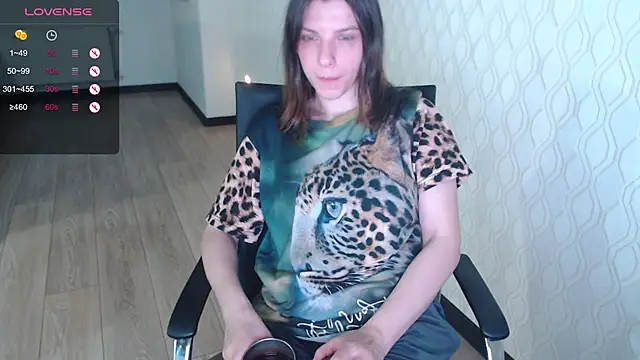 Snapshot of LisaHeart chatting on April 16, 2026, 7:47 pm LisaHeart online show from April 16, 2026, 7:47 pm