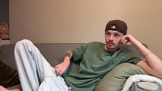 younghungginger online show from November 14, 2025, 11:24 pm