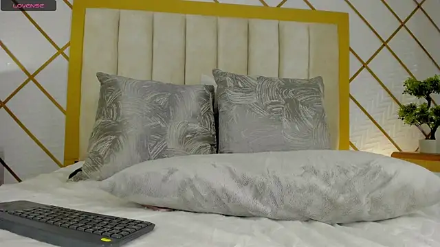 Snapshot of SamanthaClay chatting on January 25, 2025, 7:49 pm SamanthaClay online show from January 25, 2025, 7:49 pm