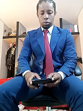 AlejoKhalifa  online show from April 13, 2026, 10:32 am