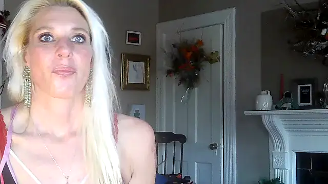 Glamazonx online show from December 1, 2025, 11:10 pm