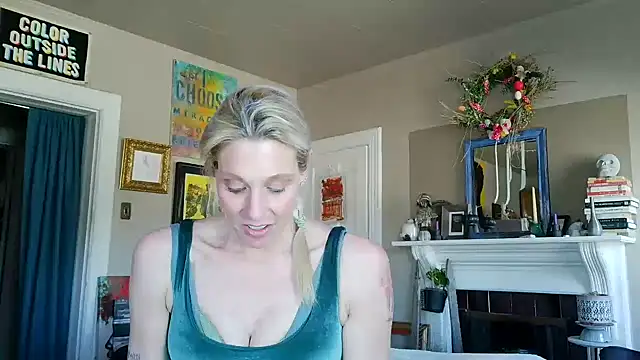 Glamazonx online show from February 10, 2026, 9:52 pm