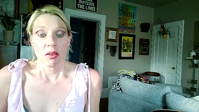 Glamazonx online show from May 3, 2026, 12:55 pm