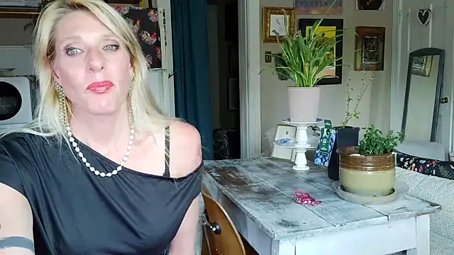 Glamazonx online show from May 17, 2026, 9:55 pm