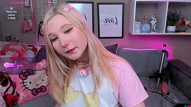 Snapshot of MeowkaKitty chatting on January 27, 2025, 7:24 am MeowkaKitty online show from January 27, 2025, 7:24 am