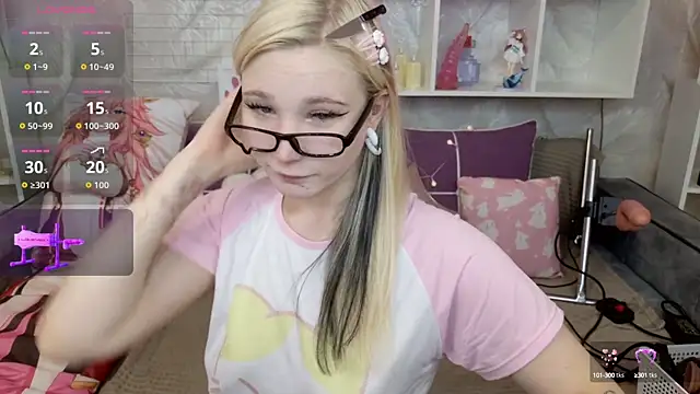 Snapshot of MeowkaKitty chatting on September 30, 2025, 1:32 am MeowkaKitty online show from September 30, 2025, 1:32 am