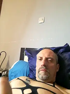 olivier59930 online show from December 8, 2024, 6:06 pm