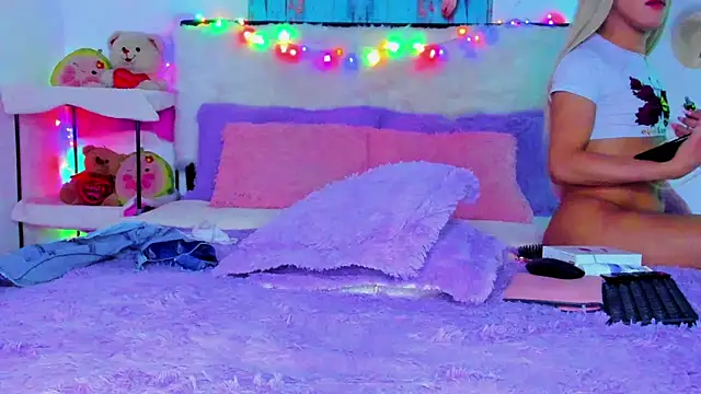 Snapshot of Candy_Candy__ chatting on December 7, 2024, 8:38 pm Candy Candy online show from December 7, 2024, 8:38 pm