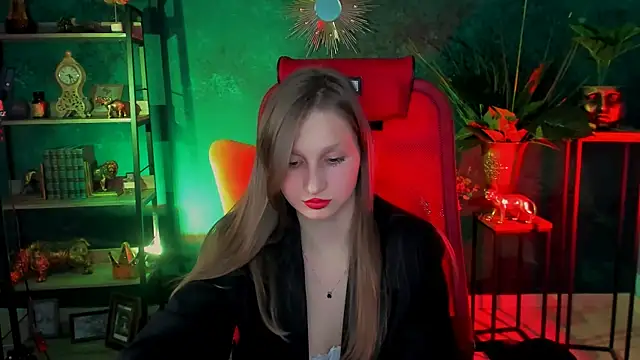 EllaHorton online show from February 28, 2025, 3:37 pm