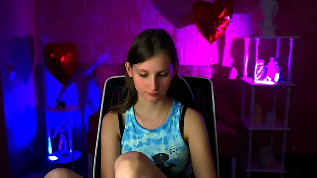 EllaHorton online show from March 14, 2025, 6:50 pm