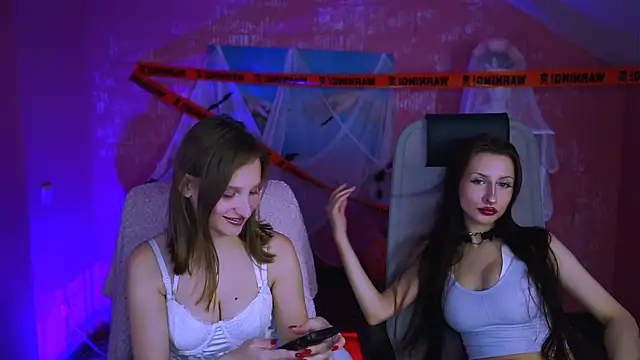 EllaHorton online show from October 18, 2025, 12:39 pm