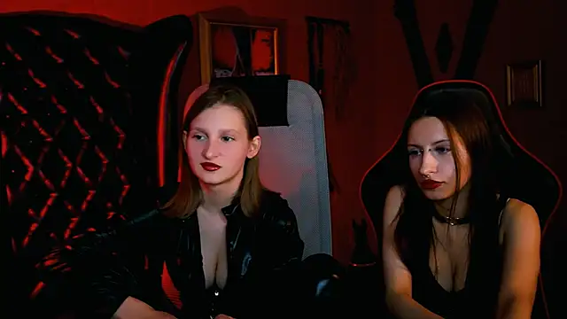 EllaHorton online show from October 23, 2025, 4:39 pm