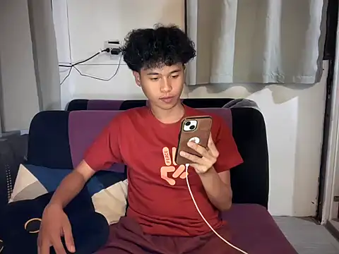 Snapshot of Asiantwink21 chatting on January 10, 2026, 5:48 pm Asiantwink21 online show from January 10, 2026, 5:48 pm