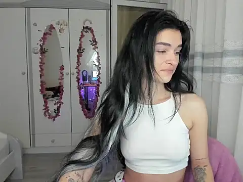 Snapshot of Maya-and_guests chatting on February 12, 2026, 5:13 am Maya-and guests online show from February 12, 2026, 5:13 am