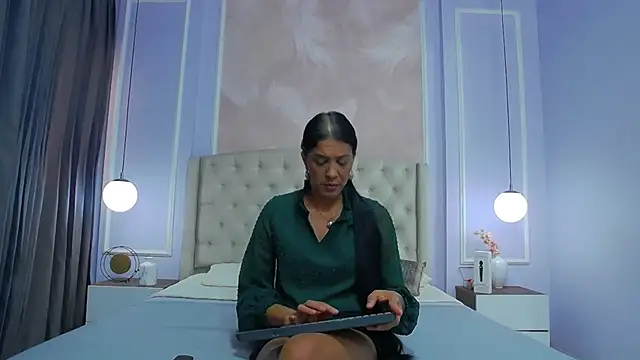 JoannaCox online show from November 12, 2025, 7:46 pm