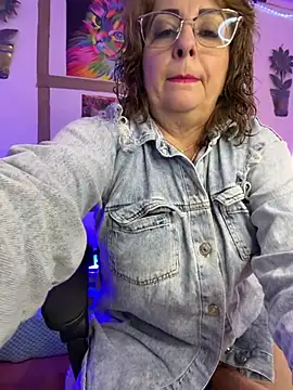 Snapshot of PaulinaSanders_X chatting on April 19, 2026, 1:05 am PaulinaSanders X online show from April 19, 2026, 1:05 am