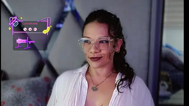 paula daniela1 online show from November 2, 2025, 9:39 pm