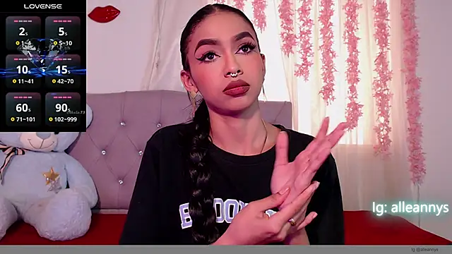 Snapshot of Alleanys_Cristal chatting on March 1, 2025, 8:21 pm Alleanys Cristal online show from March 1, 2025, 8:21 pm