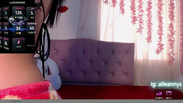 Snapshot of Alleanys_Cristal chatting on March 3, 2025, 2:15 pm Alleanys Cristal online show from March 3, 2025, 2:15 pm