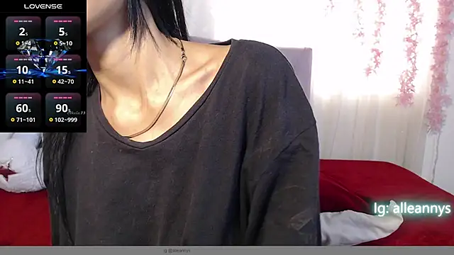 Snapshot of Alleanys_Cristal chatting on March 7, 2025, 2:12 pm Alleanys Cristal online show from March 7, 2025, 2:12 pm