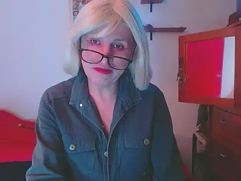 LorenJade online show from December 23, 2025, 10:13 am