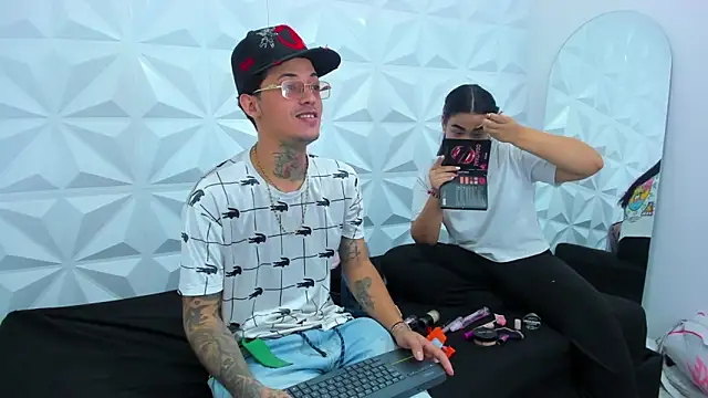 Snapshot of Aronjusting chatting on February 19, 2026, 1:01 am Aronjusting online show from February 19, 2026, 1:01 am