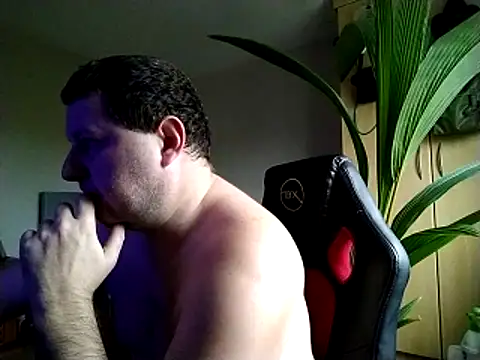 Snapshot of samson2012 chatting on October 22, 2025, 3:23 pm samson2012 online show from October 22, 2025, 3:23 pm