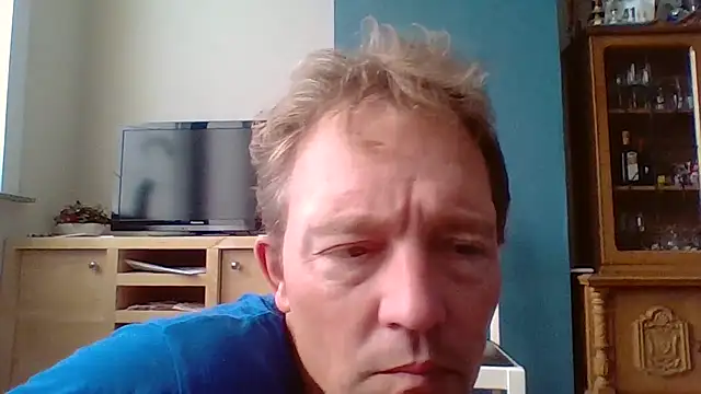 Snapshot of bertolini chatting on November 17, 2025, 8:20 am bertolini online show from November 17, 2025, 8:20 am