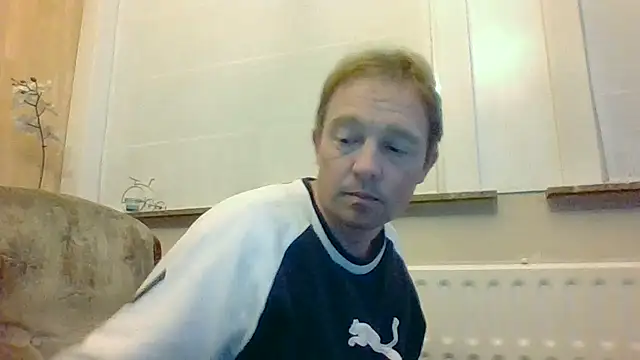 Snapshot of bertolini chatting on December 3, 2025, 10:08 pm bertolini online show from December 3, 2025, 10:08 pm