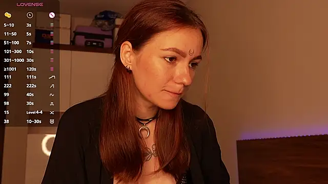 girl with snaketatto0 online show from May 12, 2026, 2:30 am