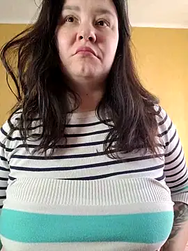 AlexaLexie online show from October 22, 2025, 8:03 am