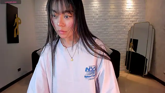 Snapshot of GigiLee_ chatting on January 4, 2025, 8:16 pm GigiLee online show from January 4, 2025, 8:16 pm