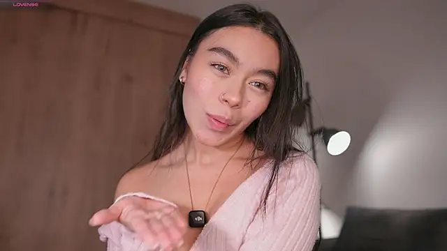 Snapshot of GigiLee_ chatting on November 12, 2025, 11:21 am GigiLee online show from November 12, 2025, 11:21 am