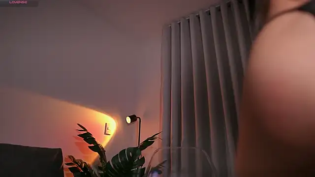 Snapshot of GigiLee_ chatting on November 15, 2025, 2:42 am GigiLee online show from November 15, 2025, 2:42 am