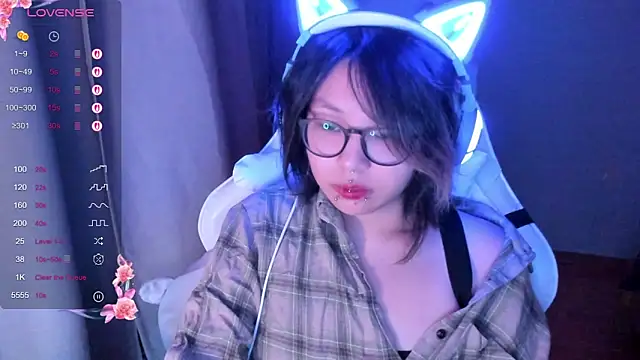 Snapshot of maydaykimmy chatting on December 19, 2025, 9:44 pm maydaykimmy online show from December 19, 2025, 9:44 pm