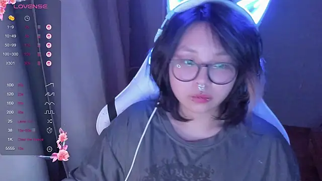 Snapshot of maydaykimmy chatting on February 18, 2026, 10:17 pm maydaykimmy online show from February 18, 2026, 10:17 pm