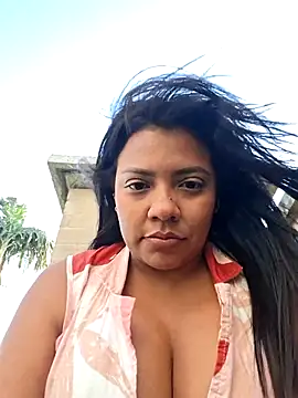 Snapshot of CanelitaPasion chatting on March 5, 2026, 9:44 pm CanelitaPasion online show from March 5, 2026, 9:44 pm