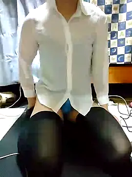 Snapshot of dmmsuzu95 chatting on December 21, 2024, 4:09 am dmmsuzu95 online show from December 21, 2024, 4:09 am