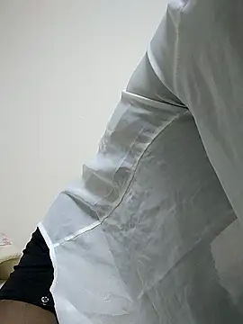 Snapshot of dmmsuzu95 chatting on October 14, 2025, 5:52 am dmmsuzu95 online show from October 14, 2025, 5:52 am