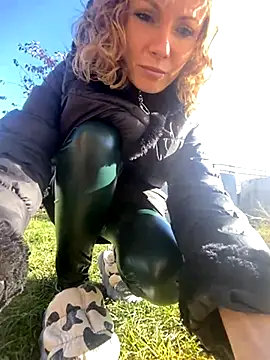 Anita-Smith online show from October 31, 2025, 7:42 am