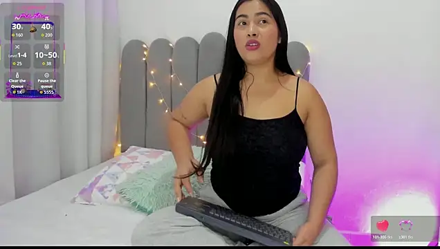 Snapshot of andrea_osorio_ chatting on October 22, 2025, 1:33 pm andrea osorio online show from October 22, 2025, 1:33 pm