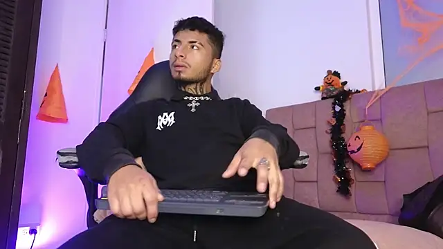 JuanCamiilo 66 online show from November 5, 2025, 2:55 am