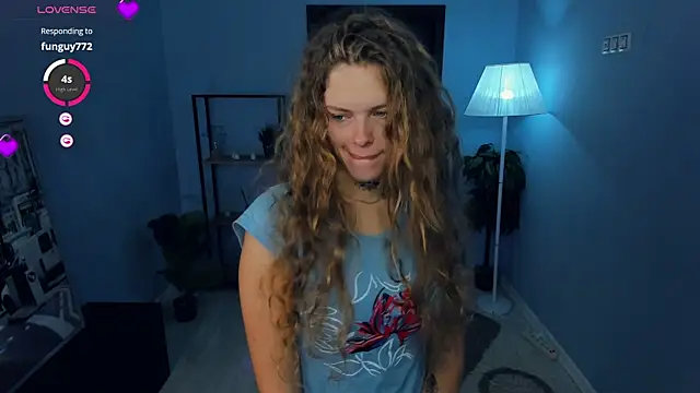 RayaNenlia online show from October 12, 2025, 5:06 am