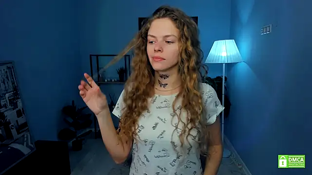 RayaNenlia online show from November 16, 2025, 5:02 am