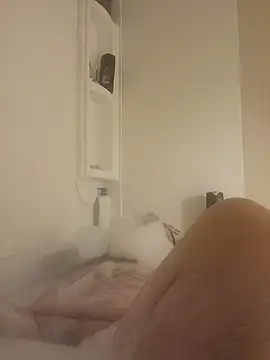 caressonnous online show from December 7, 2024, 11:18 am